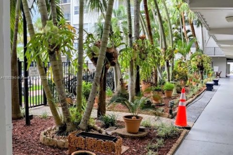 Снять в аренду кондоминиум в Лодердейл-бай-те-Си, Флорида 2 спальни, 95.69м2, № 1924843 - фото 12