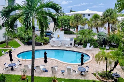 Снять в аренду кондоминиум в Лодердейл-бай-те-Си, Флорида 2 спальни, 95.69м2, № 1924843 - фото 2