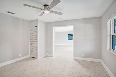 House in Wilton Manors, Florida 3 bedrooms, 137.4 sq.m. № 2189712 - photo 29