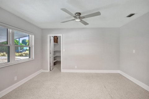 House in Wilton Manors, Florida 3 bedrooms, 137.4 sq.m. № 2189712 - photo 28