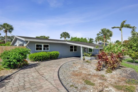 House in Wilton Manors, Florida 3 bedrooms, 137.4 sq.m. № 2189712 - photo 7