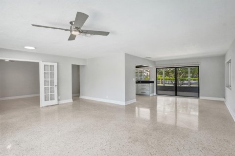 House in Wilton Manors, Florida 3 bedrooms, 137.4 sq.m. № 2189712 - photo 14