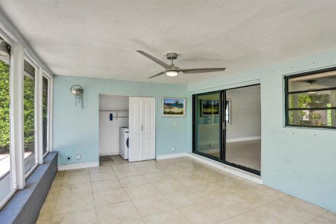 House in Wilton Manors, Florida 3 bedrooms, 137.4 sq.m. № 2189712 - photo 24