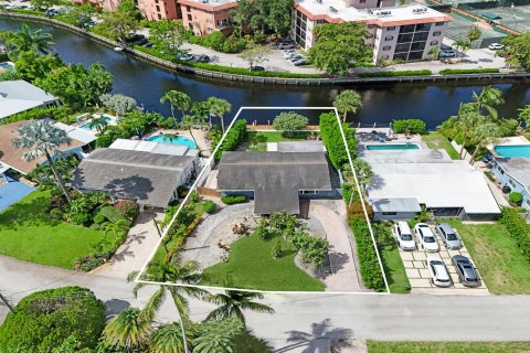 House in Wilton Manors, Florida 3 bedrooms, 137.4 sq.m. № 2189712 - photo 4