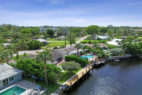 House in Wilton Manors, Florida 3 bedrooms, 137.4 sq.m. № 2189712 - photo 3