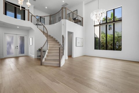House in Boca Raton, Florida 5 bedrooms, 438.13 sq.m. № 2251554 - photo 8