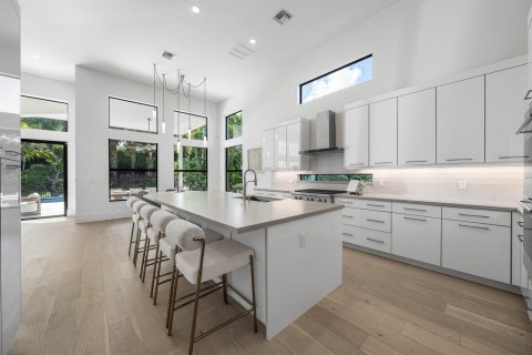 House in Boca Raton, Florida 5 bedrooms, 438.13 sq.m. № 2251554 - photo 22