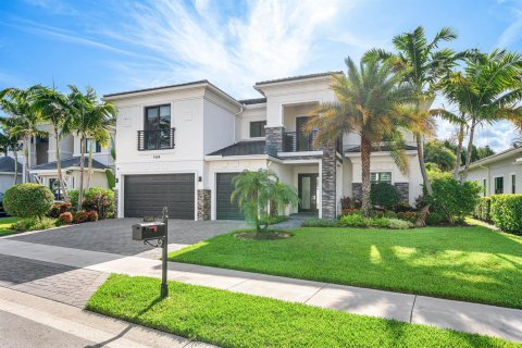 House in Boca Raton, Florida 5 bedrooms, 438.13 sq.m. № 2251554 - photo 3