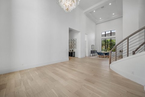 House in Boca Raton, Florida 5 bedrooms, 438.13 sq.m. № 2251554 - photo 10