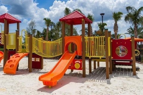 Townhouse in Davenport, Florida 5 bedrooms, 211.91 sq.m. № 1514169 - photo 5