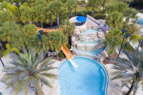 Townhouse in Davenport, Florida 5 bedrooms, 211.91 sq.m. № 1514169 - photo 3