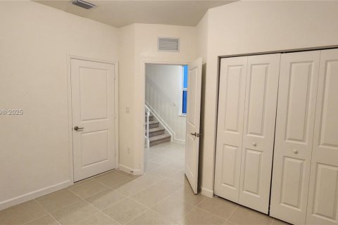 Townhouse in Homestead, Florida 3 bedrooms, 163.04 sq.m. № 1963177 - photo 8
