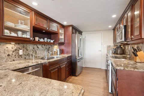 Condo in Sarasota, Florida, 3 bedrooms  № 1570378 - photo 13