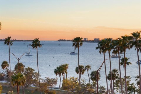 Condo in Sarasota, Florida, 3 bedrooms  № 1570378 - photo 1