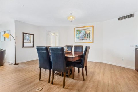 Condo in Sarasota, Florida, 3 bedrooms  № 1570378 - photo 16