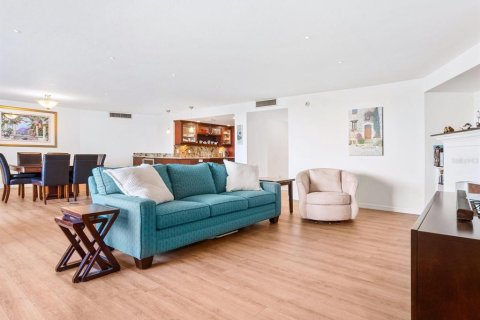 Condo in Sarasota, Florida, 3 bedrooms  № 1570378 - photo 10
