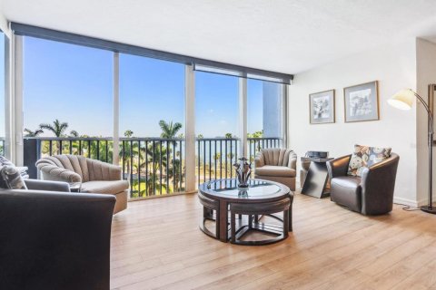 Condo in Sarasota, Florida, 3 bedrooms  № 1570378 - photo 5
