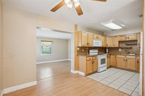 Casa en venta en Pinellas Park, Florida, 3 dormitorios, 111.85 m2 № 1816563 - foto 11