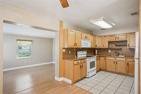 Casa en venta en Pinellas Park, Florida, 3 dormitorios, 111.85 m2 № 1816563 - foto 17