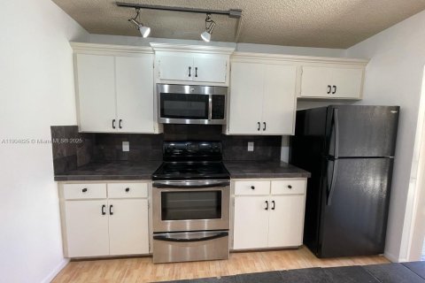 Condominio en venta en West Palm Beach, Florida, 2 dormitorios, 114.83 m2 № 1958717 - foto 11