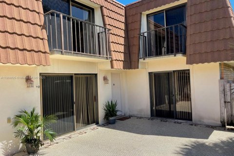 Condominio en venta en West Palm Beach, Florida, 2 dormitorios, 114.83 m2 № 1958717 - foto 2