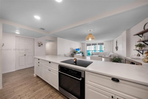 Купить кондоминиум в Холливуд, Флорида 2 спальни, 123.93м2, № 1996440 - фото 23