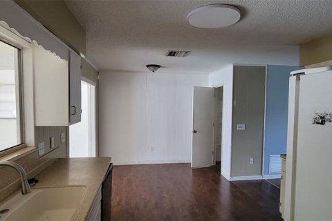 Villa ou maison à vendre à Deltona, Floride: 3 chambres, 157.38 m2 № 2217886 - photo 4