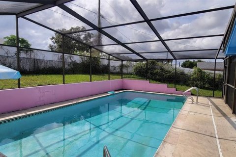 Villa ou maison à vendre à Deltona, Floride: 3 chambres, 157.38 m2 № 2217886 - photo 17
