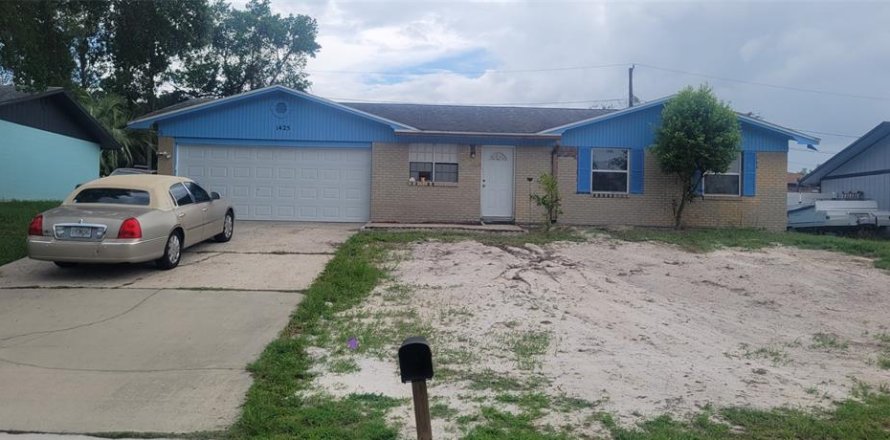 Villa ou maison à Deltona, Floride 3 chambres, 157.38 m2 № 2217886