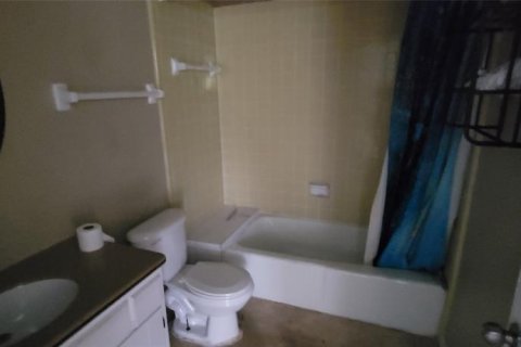 Villa ou maison à vendre à Deltona, Floride: 3 chambres, 157.38 m2 № 2217886 - photo 10