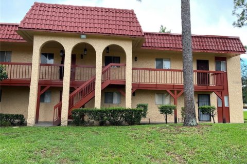 Condo in Orlando, Florida, 2 bedrooms  № 1732502 - photo 1