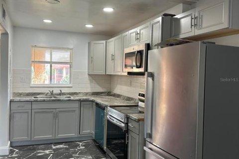Condo in Orlando, Florida, 2 bedrooms  № 1732502 - photo 7