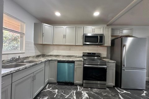 Condo in Orlando, Florida, 2 bedrooms  № 1732502 - photo 6