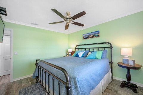 Condo in Port Richey, Florida, 2 bedrooms  № 2348317 - photo 22