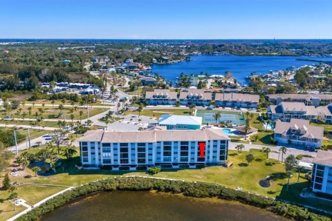 Condo in Port Richey, Florida, 2 bedrooms  № 2348317 - photo 4