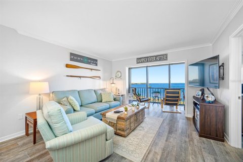 Condo in Port Richey, Florida, 2 bedrooms  № 2348317 - photo 6