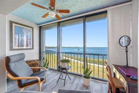 Condo in Port Richey, Florida, 2 bedrooms  № 2348317 - photo 13