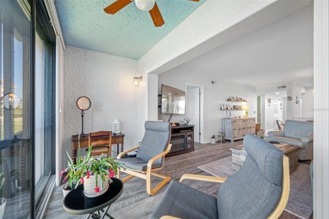 Condo in Port Richey, Florida, 2 bedrooms  № 2348317 - photo 17