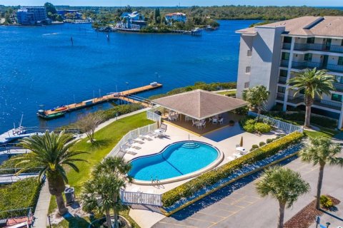 Condo in Port Richey, Florida, 2 bedrooms  № 2348317 - photo 29