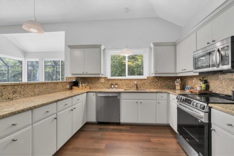 House in Palm Harbor, Florida 4 bedrooms, 224.27 sq.m. № 1842989 - photo 13