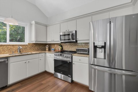 House in Palm Harbor, Florida 4 bedrooms, 224.27 sq.m. № 1842989 - photo 15