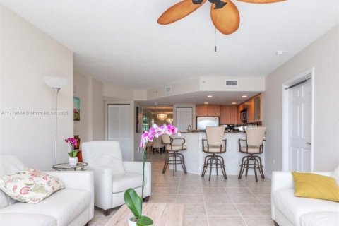 Купить кондоминиум в Халландейл-Бич, Флорида 2 спальни, 109.62м2, № 2017183 - фото 5