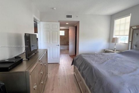 Купить кондоминиум в Халландейл-Бич, Флорида 2 спальни, 109.62м2, № 2017183 - фото 11