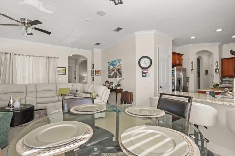 House in Orlando, Florida 4 bedrooms, 303.98 sq.m. № 1760054 - photo 13