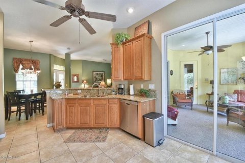 House in Ocala, Florida 3 bedrooms, 147.06 sq.m. № 1856275 - photo 10