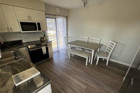 Villa ou maison à louer à New Smyrna Beach, Floride: 2 chambres, 83.61 m2 № 2098930 - photo 3