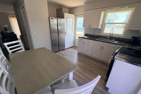 Villa ou maison à louer à New Smyrna Beach, Floride: 2 chambres, 83.61 m2 № 2098930 - photo 2