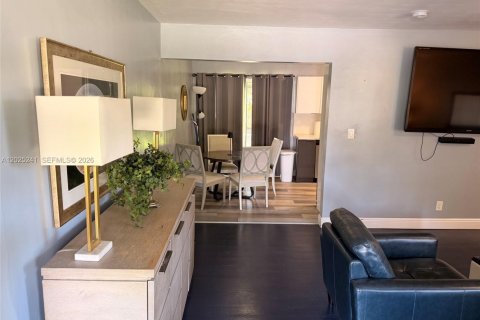Casa en alquiler en Fort Lauderdale, Florida, 2 dormitorios, 109.16 m2 № 2077571 - foto 16