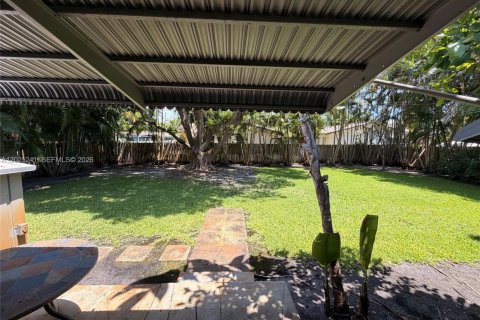 Casa en alquiler en Fort Lauderdale, Florida, 2 dormitorios, 109.16 m2 № 2077571 - foto 11