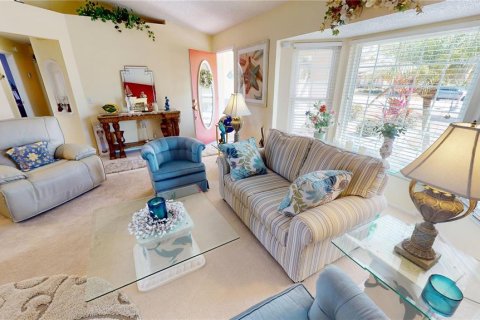 House in Punta Gorda, Florida 3 bedrooms, 155.7 sq.m. № 2166380 - photo 8